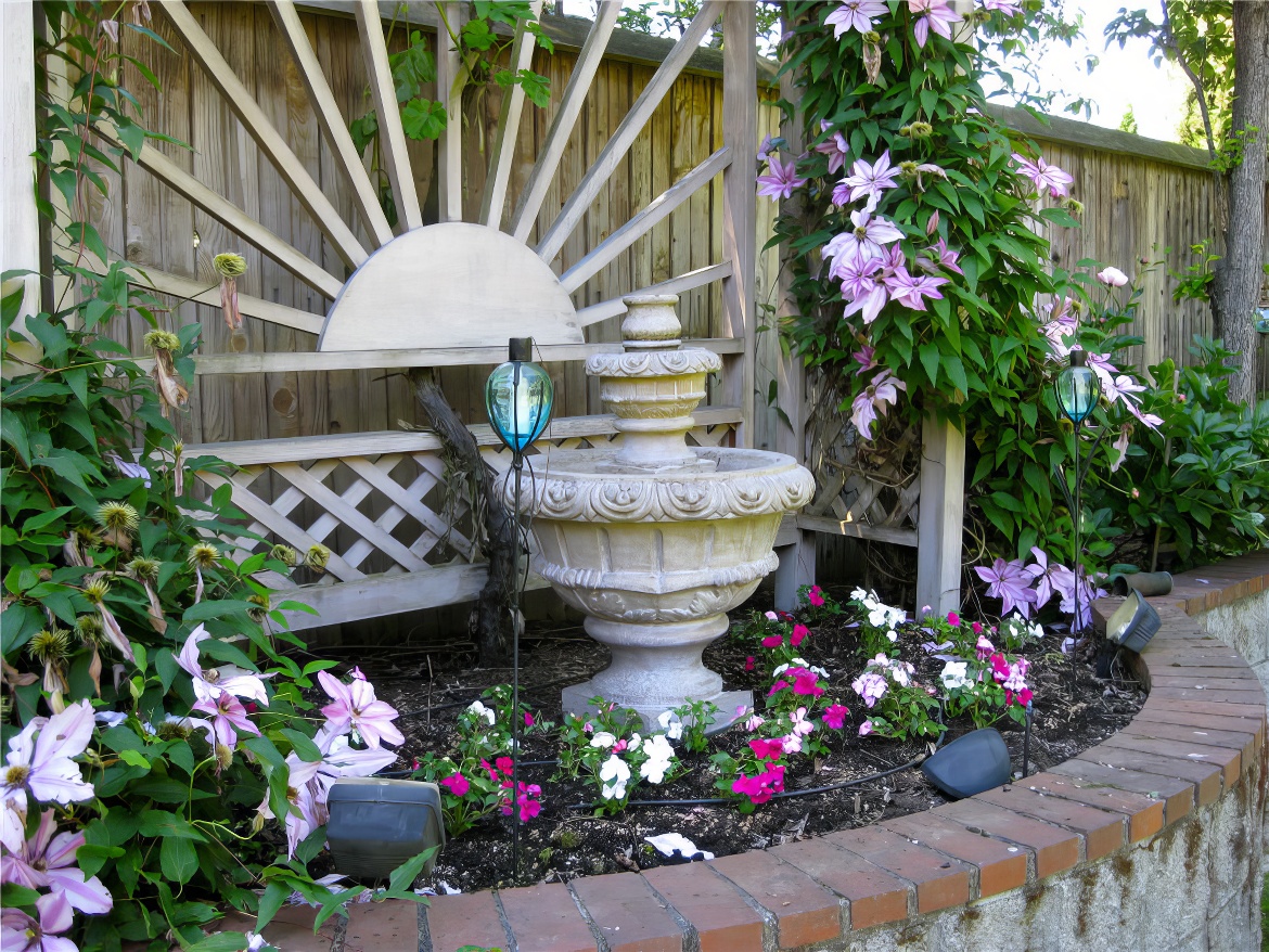 Rays of the Sun Planter